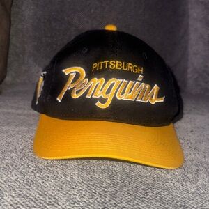Pittsburgh Penguins Black and Gold Cap